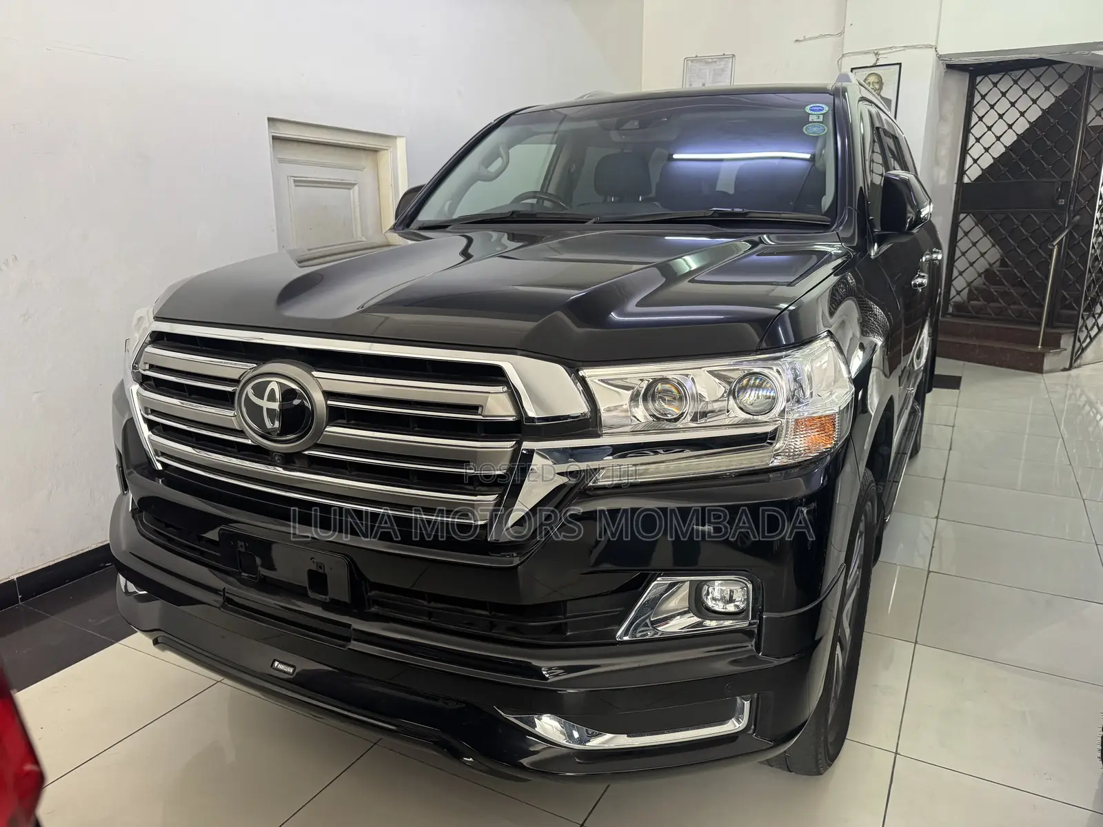 Toyota Land Cruiser 4.6 V8 ZX 2018 Black