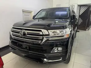 Toyota Land Cruiser 4.6 V8 ZX 2018 Black