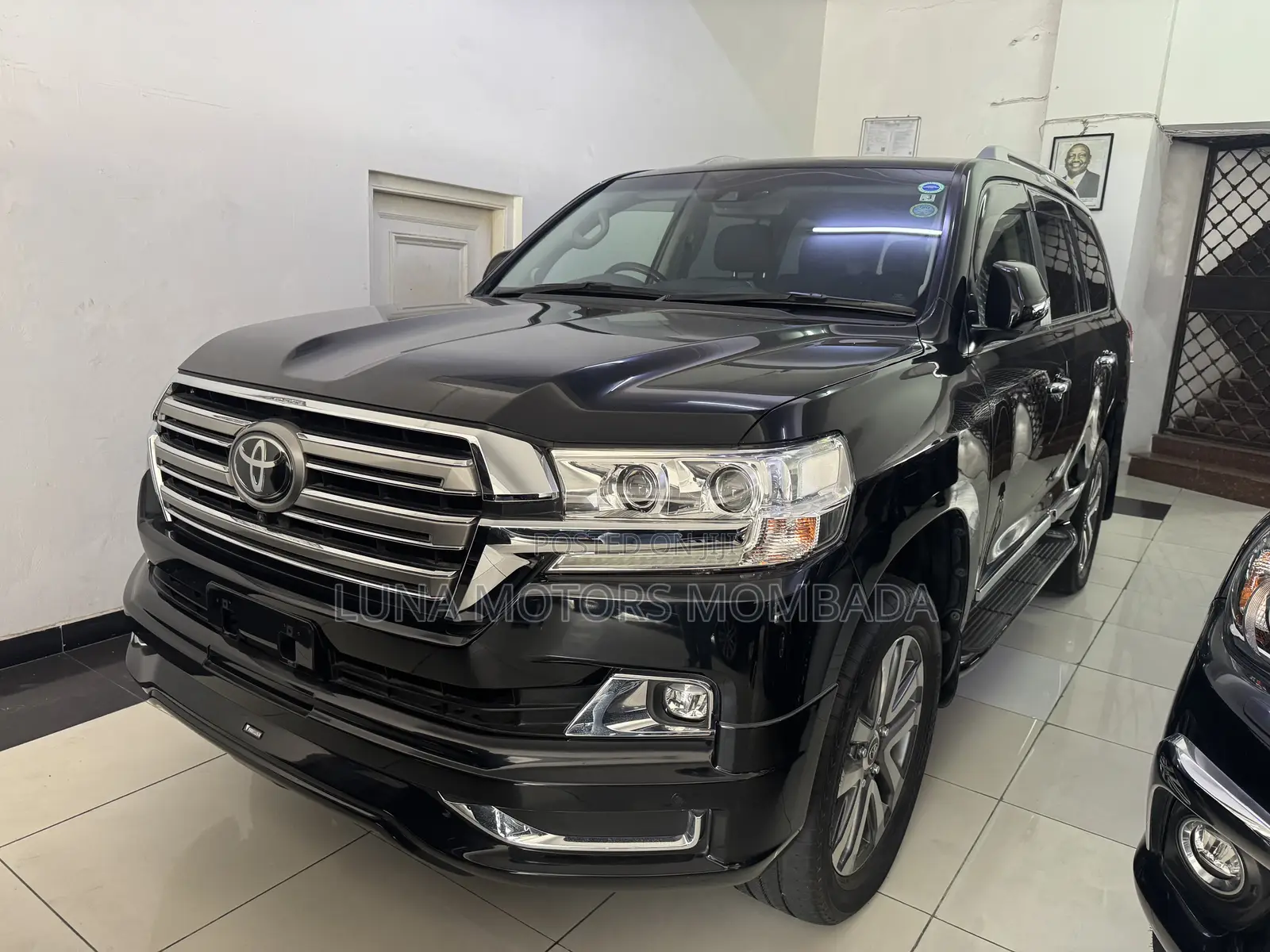 Toyota Land Cruiser 4.6 V8 ZX 2018 Black