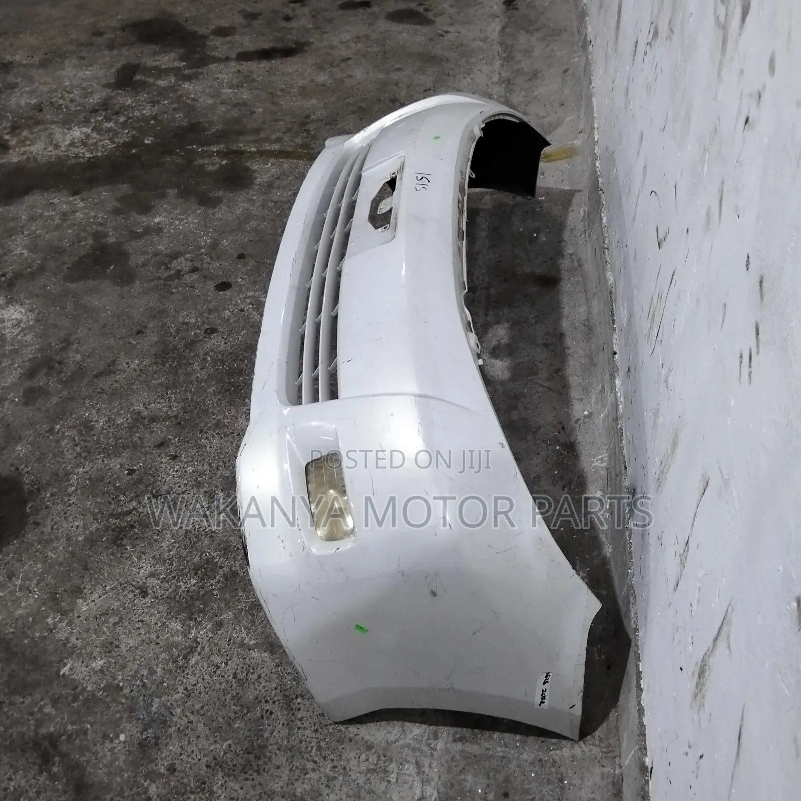 Toyota Isis Model 2005/2006 Front Bumper Complete With Fogs