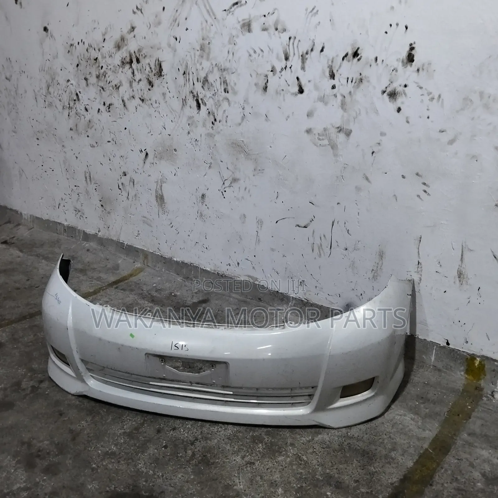 Toyota Isis Model 2005/2006 Front Bumper Complete With Fogs