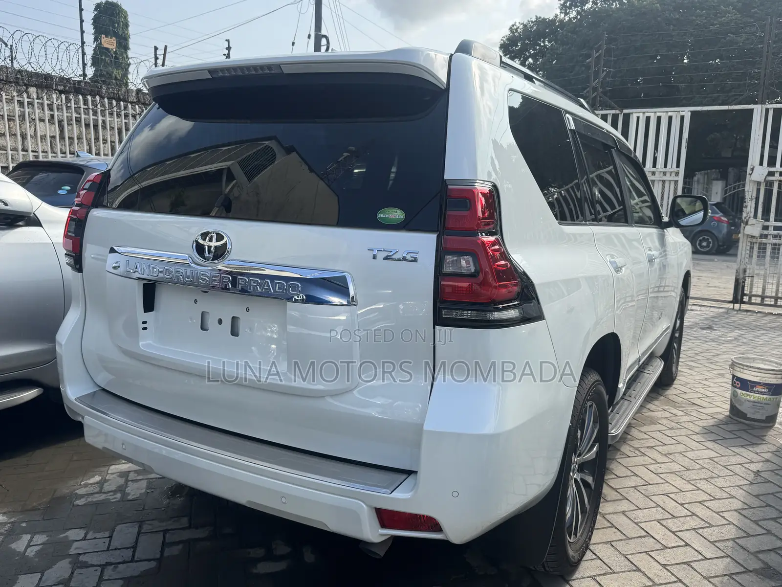 Toyota Land Cruiser Prado 2.8 2019 White