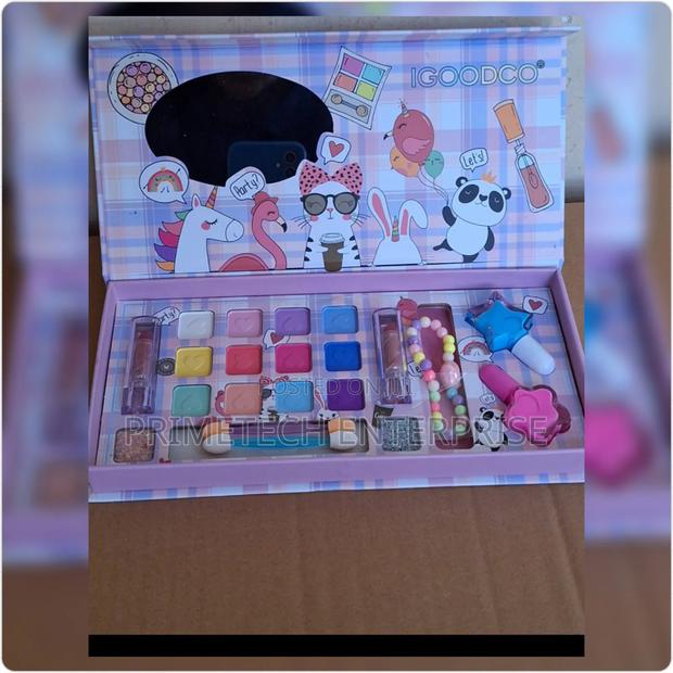 Real Kids Make Up Kit - main view