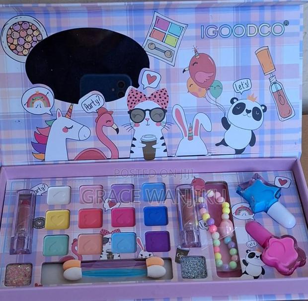 Real Cosmetic Kids Makeup Kit - main view