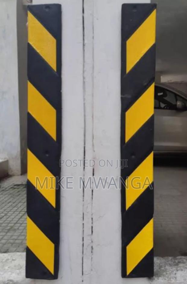 Concrete Surface Rubber Corner Guard