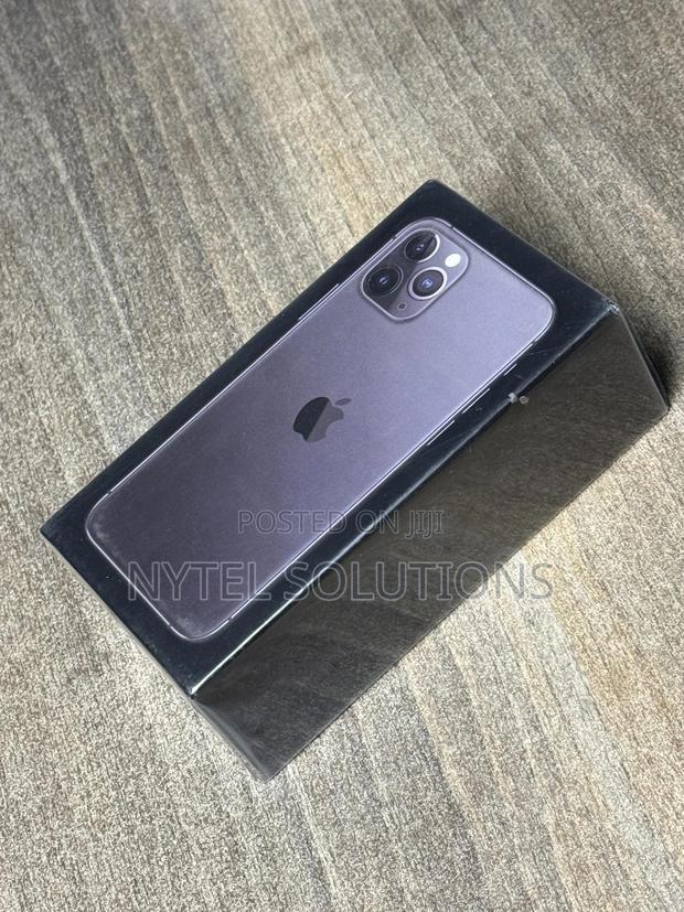 Apple iPhone 11 Pro 256 GB Gray - main view