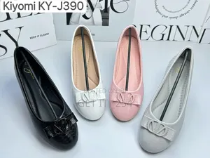 Kiyomi Doll Shoes 

Sizes 37-42
Full Box K