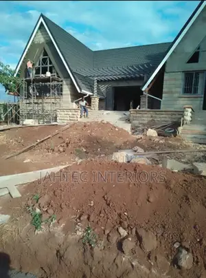 Rroofing Works and Repairs With Polycarbonate Entrance Por