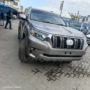 Toyota Land Cruiser 2018 Gold