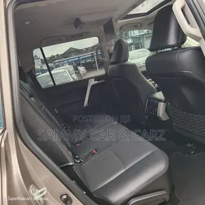 Toyota Land Cruiser 2018 Gold