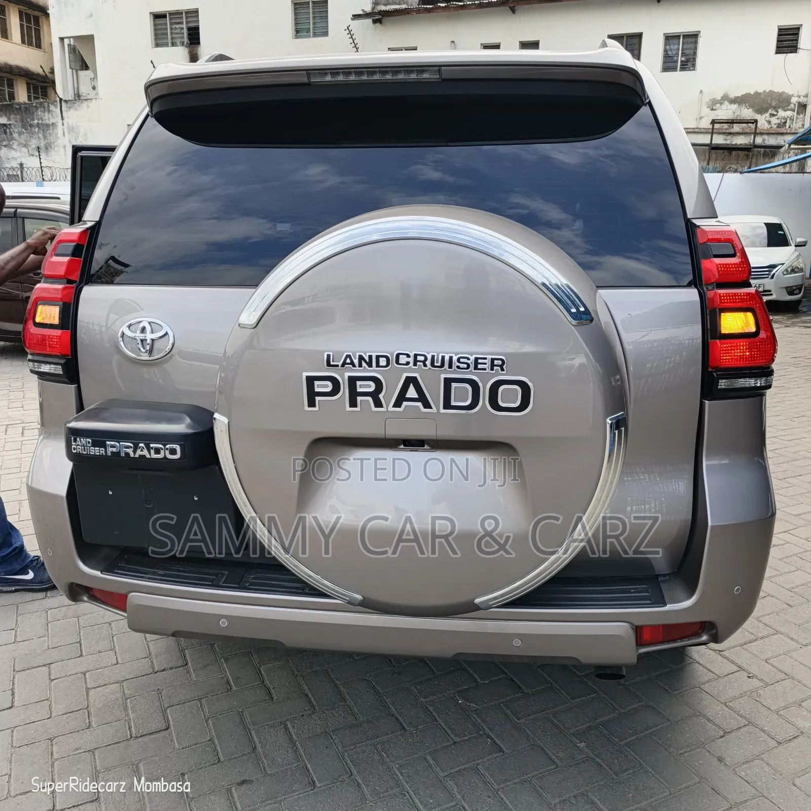 Toyota Land Cruiser 2018 Gold