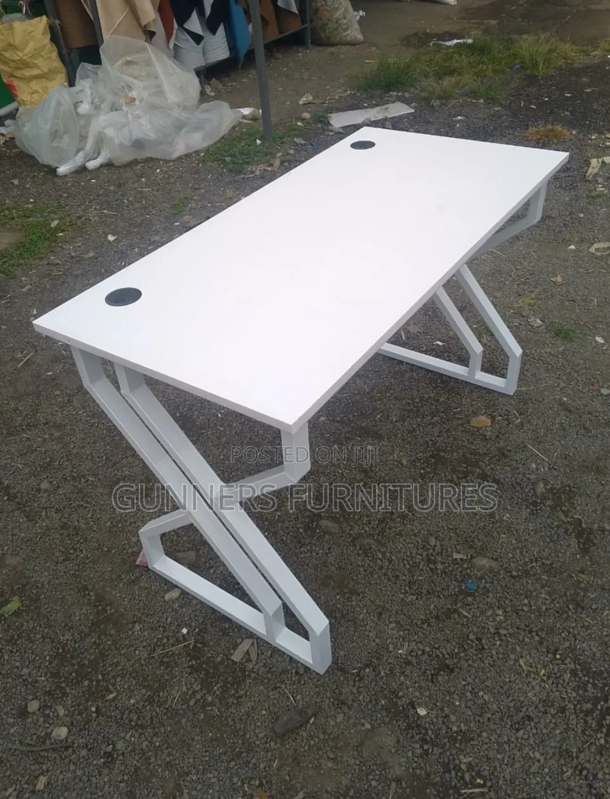Metallic Frame Office Desk Office Desk.