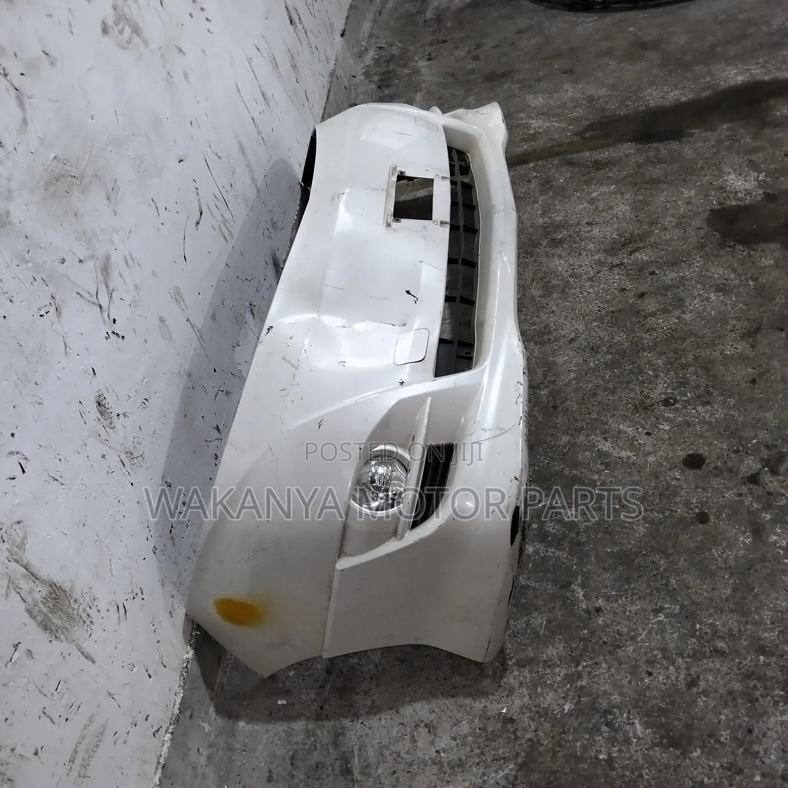 Toyota Alphard 2004/2006 Front Bumper Complete With Fogs