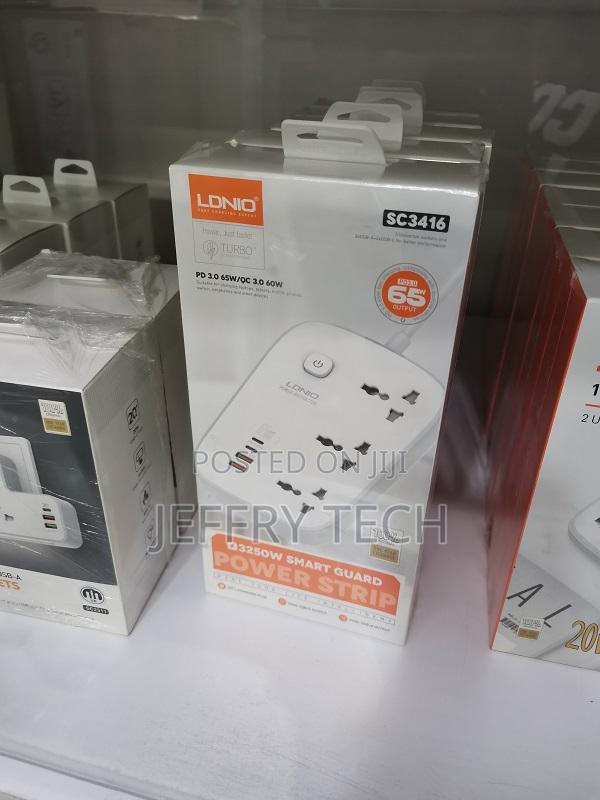Ldnio 65w 2 X Usb-C / 2 X Usb-a Power Socket (Uk) - main view