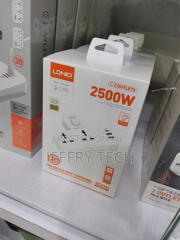 Uk Eu Plug Electrical Sockets With 20w Pd Qc Usb Type-C Port - thumbnail 2