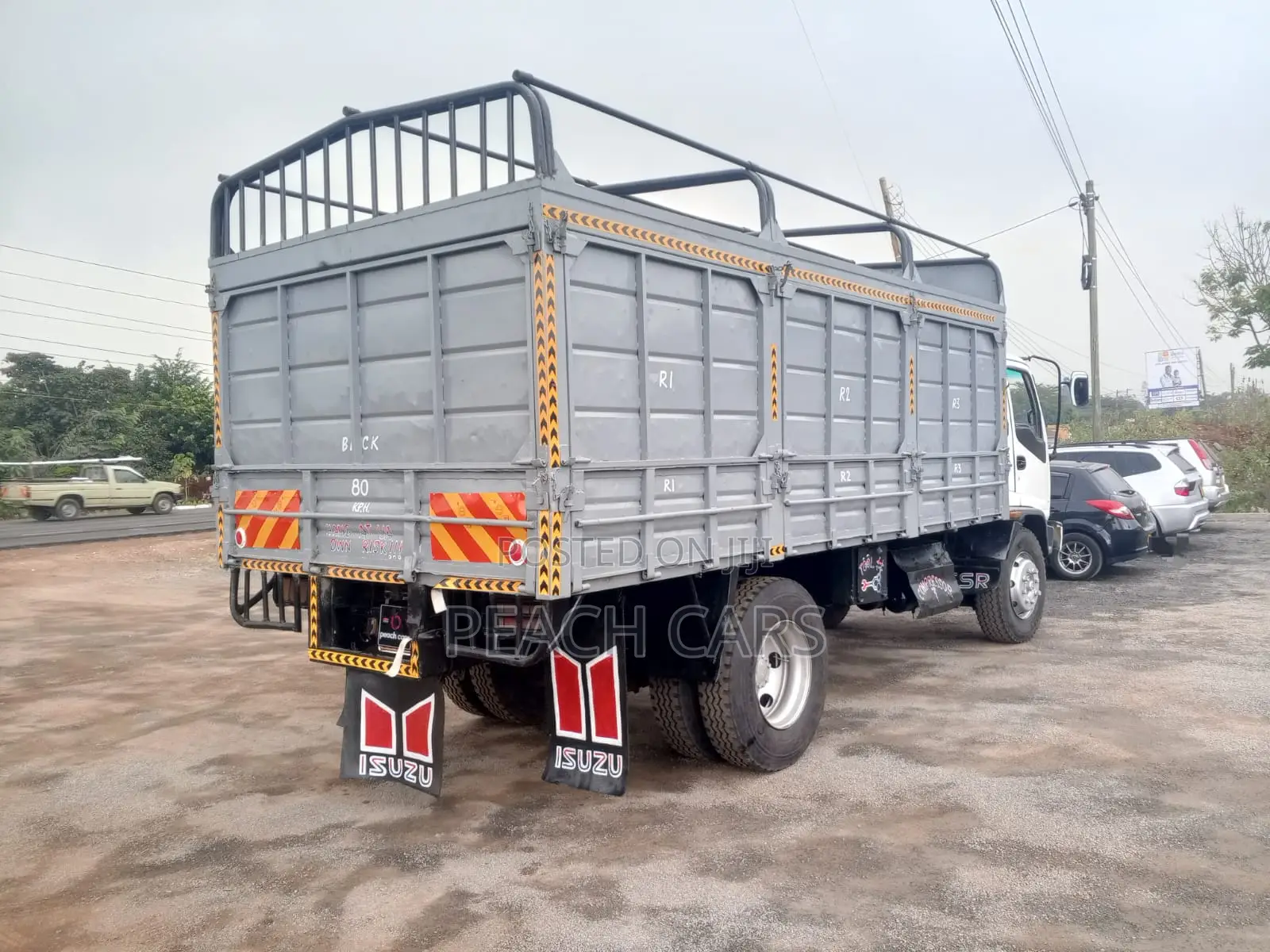 Isuzu ELF Truck 2017 White