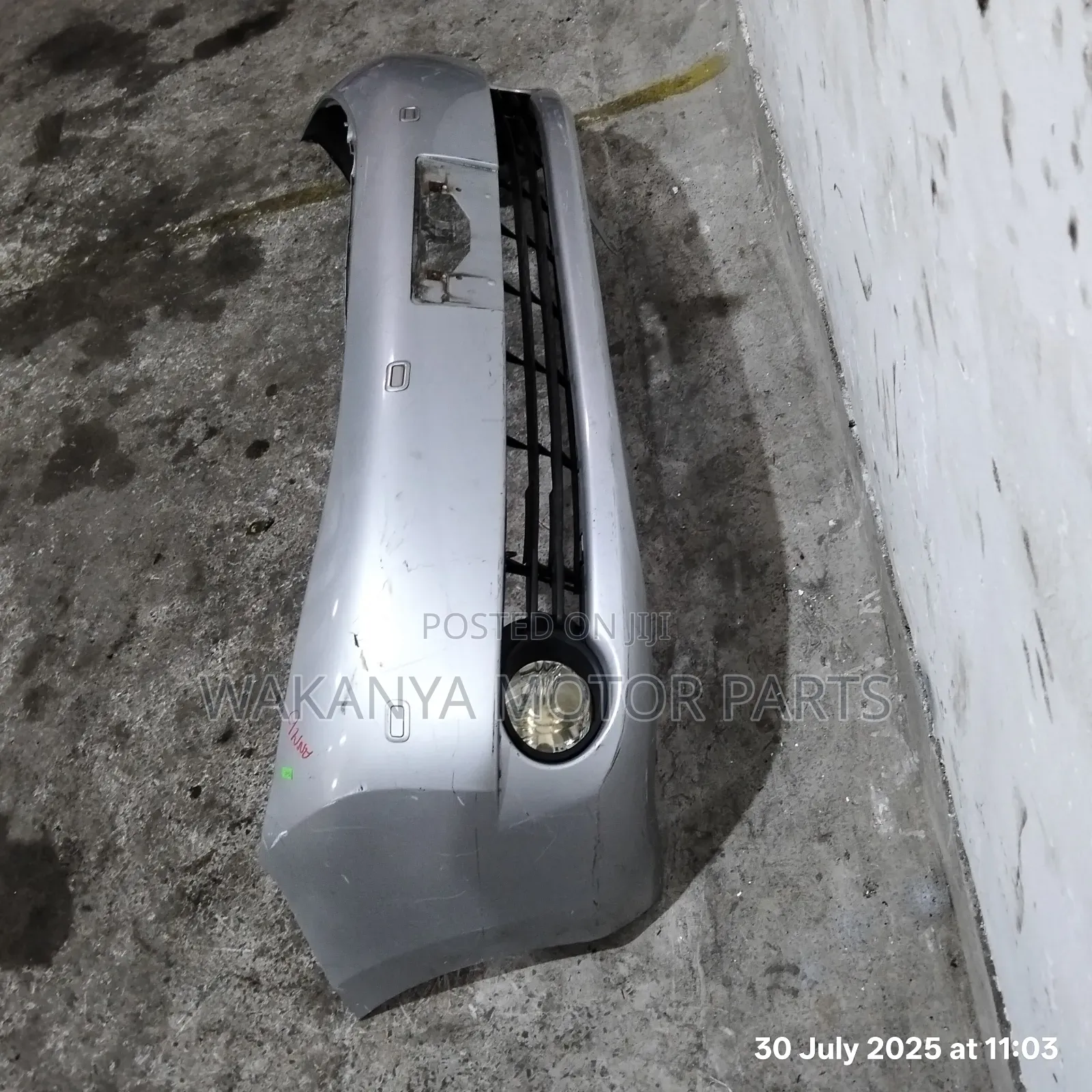 Toyota Isis Model 2005 Front Bumper Complete With Fogs