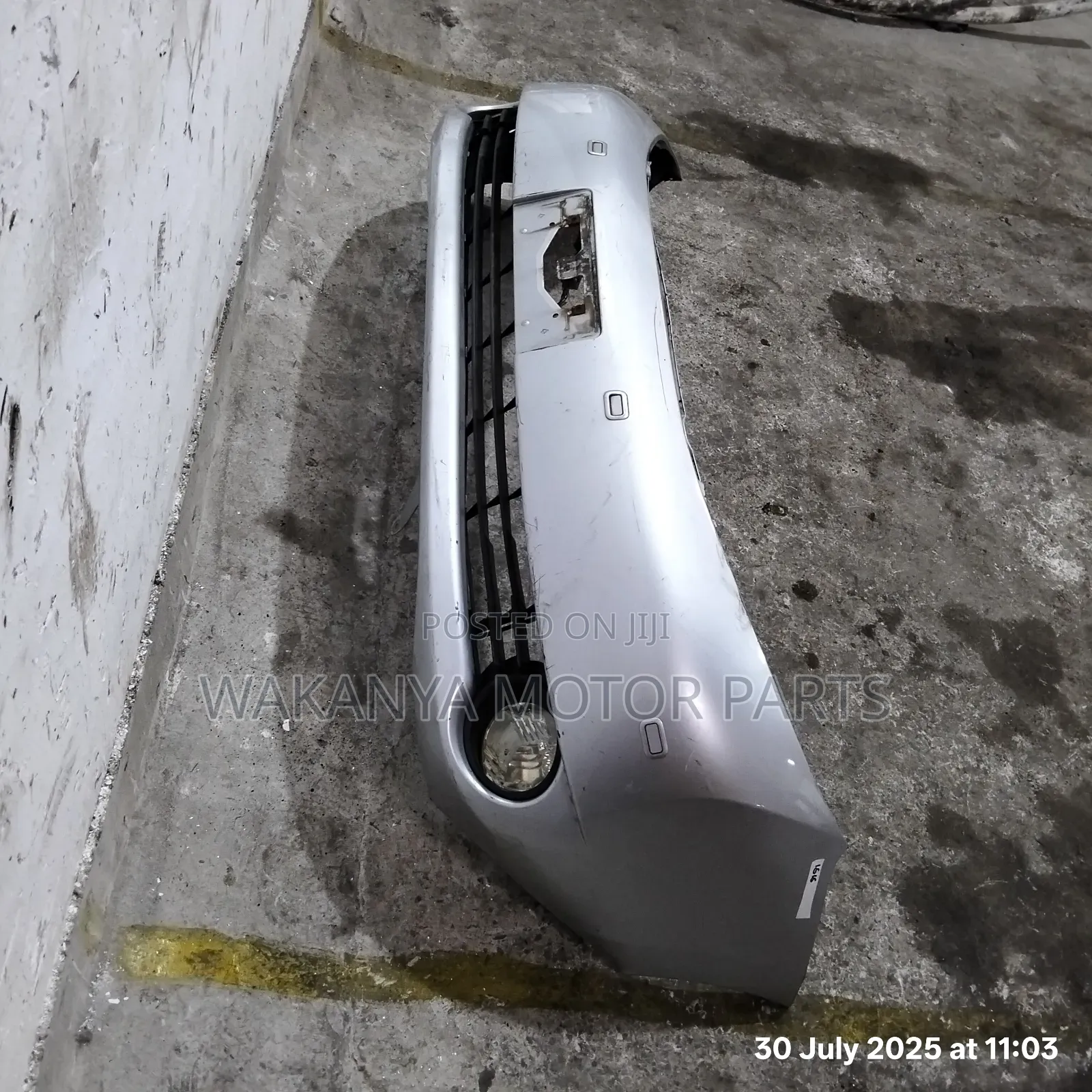 Toyota Isis Model 2005 Front Bumper Complete With Fogs