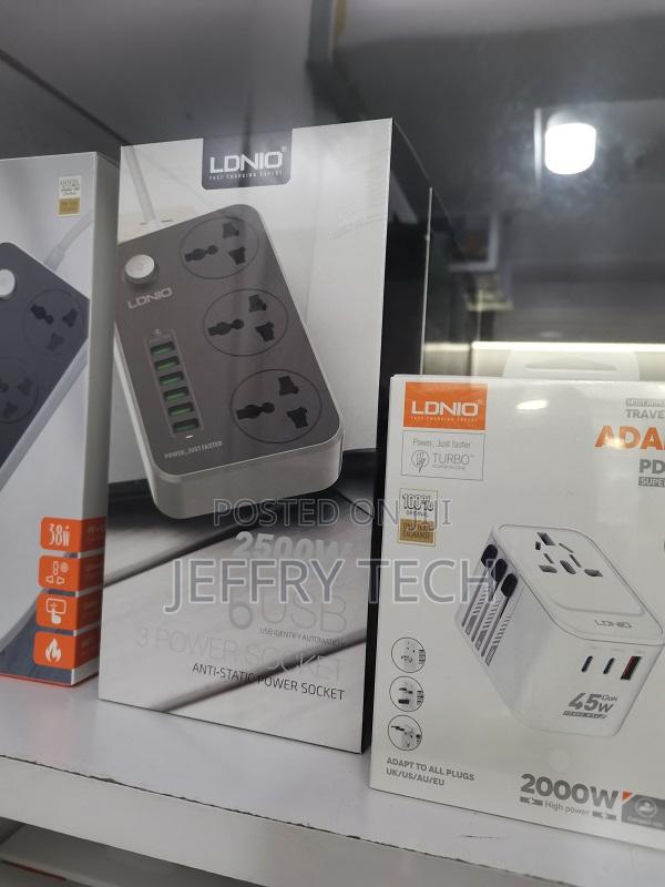 Generic 3 Ac Socket Usb Charger, Black Grey - main view
