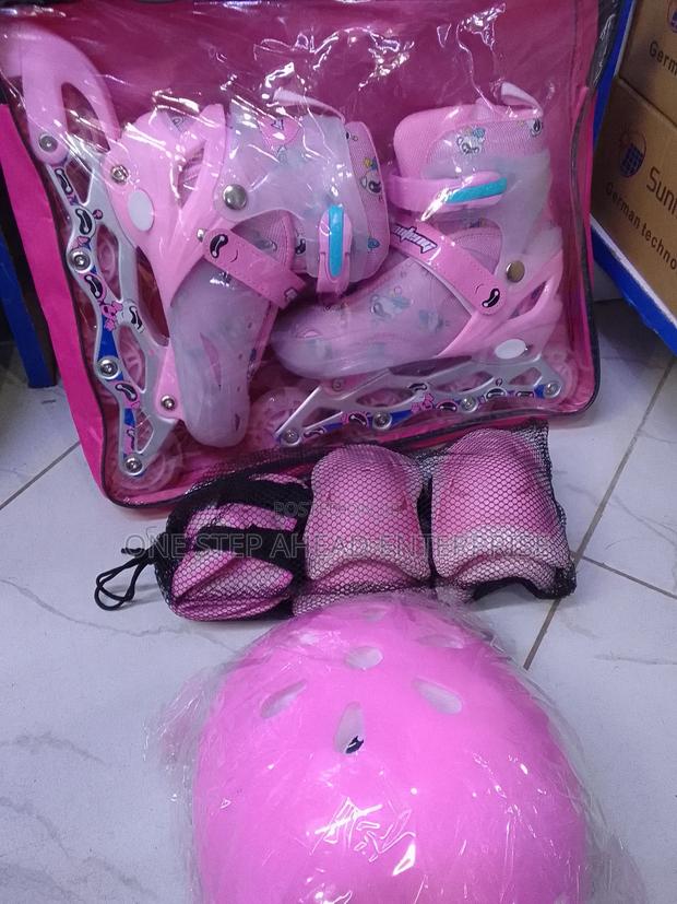 Pink Brandnew Skates With Protective Gears