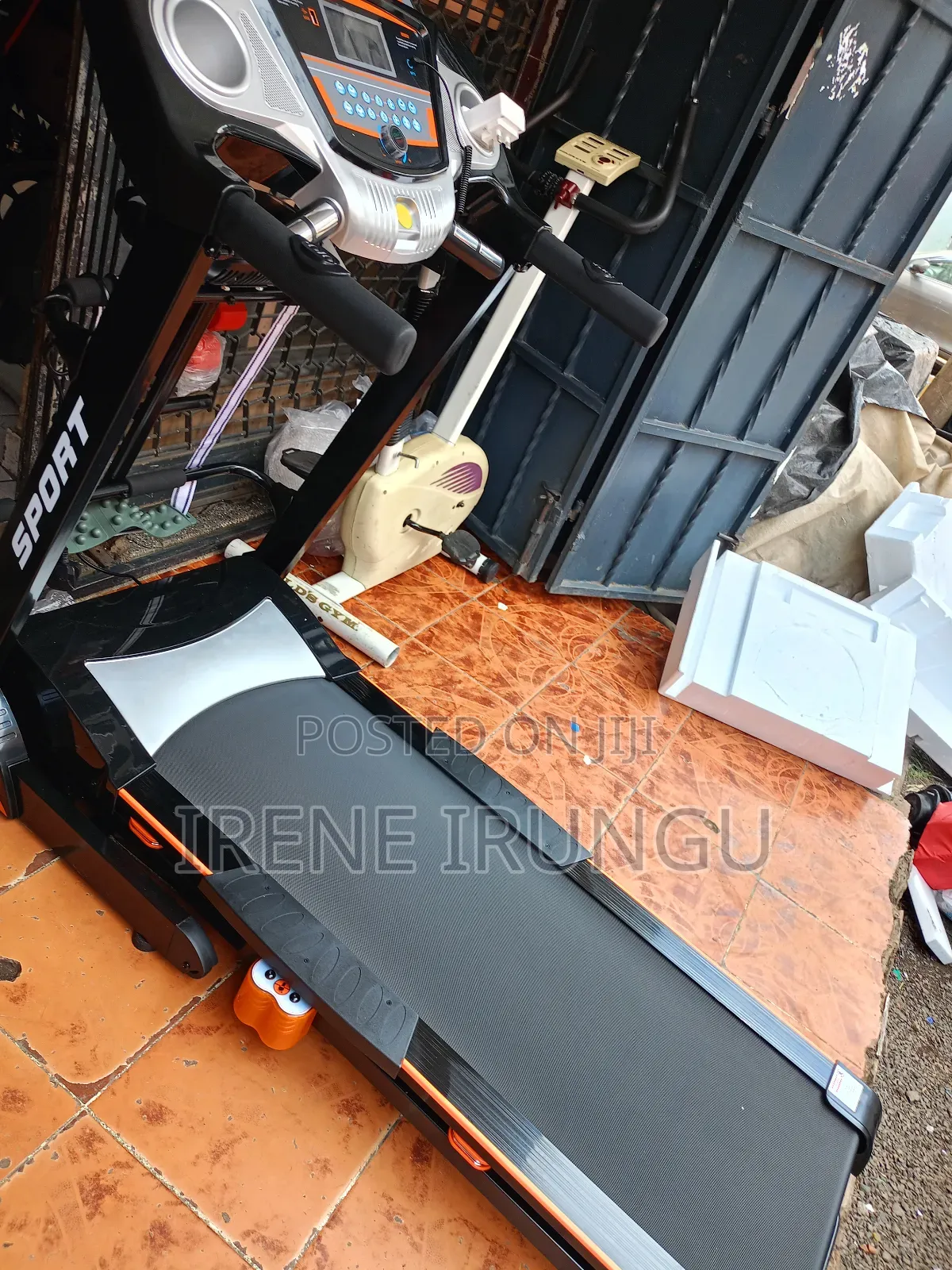 Treadmill With LCD Display