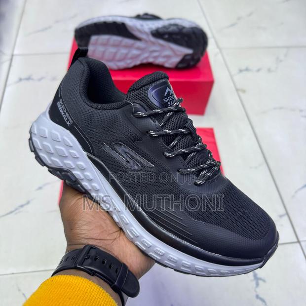 Laced Men’S Sketchers Size 40-45
