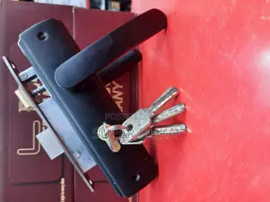 Heavy Duty Door Lock. Black Ever Lowie Full Set.