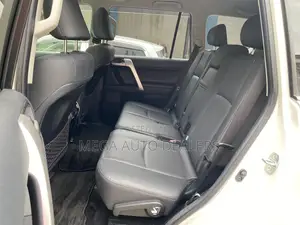 Toyota Land Cruiser Prado 2018 White