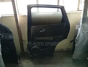 Dualis 2009 Back Right Door
