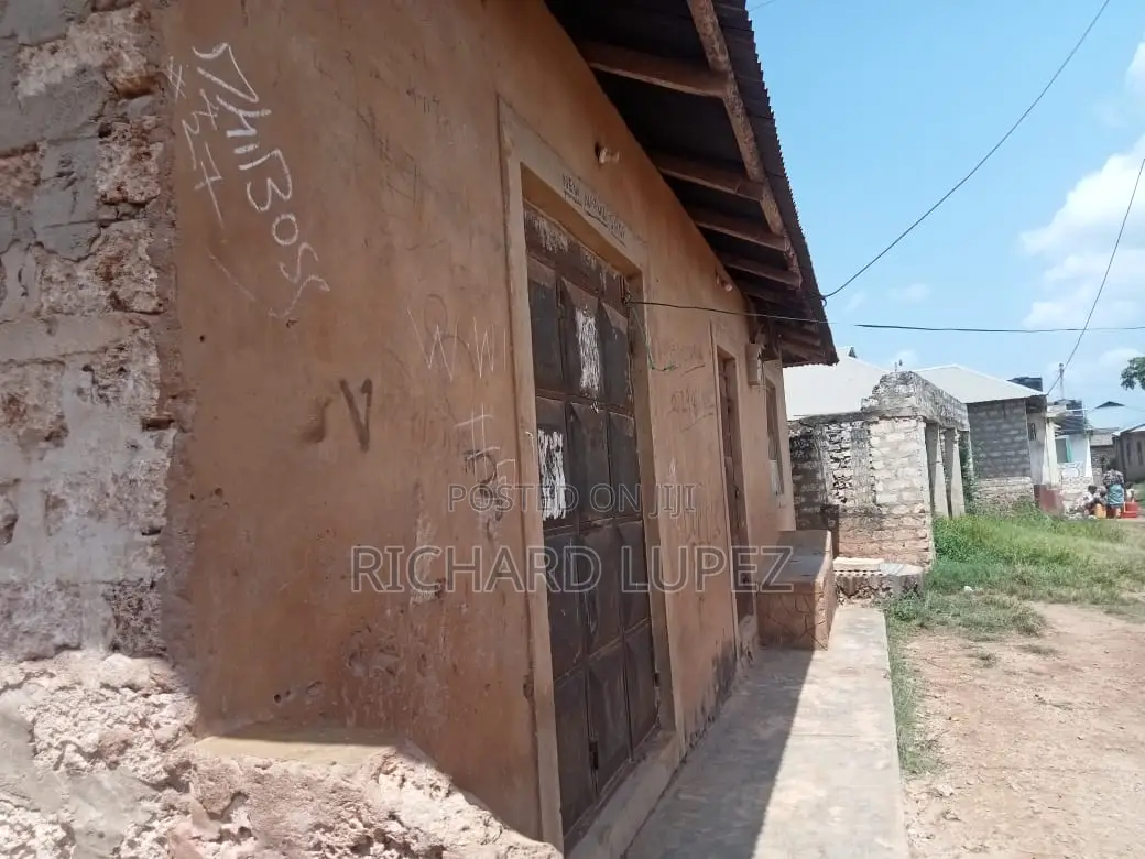 9bdrm Room & Parlour in Shonda, Shika Adabu for sale