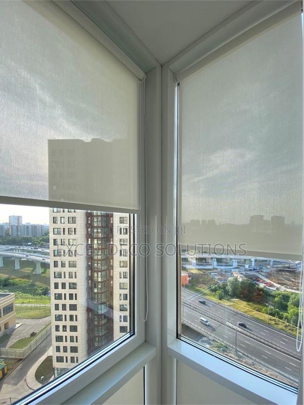Sunscreen Roller Blinds – Sleek Smart Sun Control