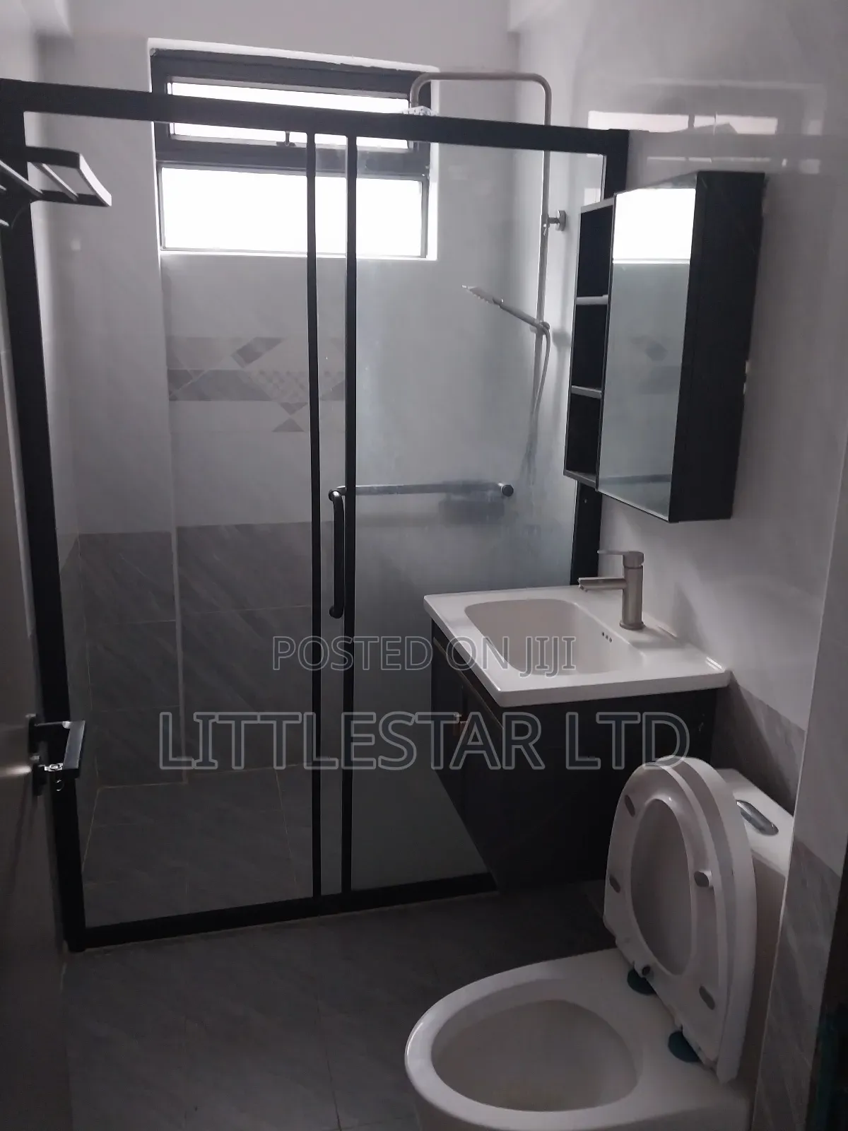 2bdrm Apartment in Royal Garden, Hurlingham for rent
