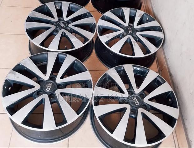 Size 17 Inch Audi Alloy Rims - main view