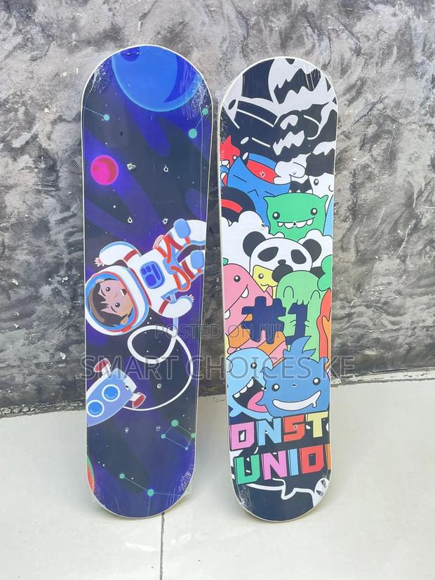 Small Skate Board
Suitable for 10 Years and Below - thumbnail 3