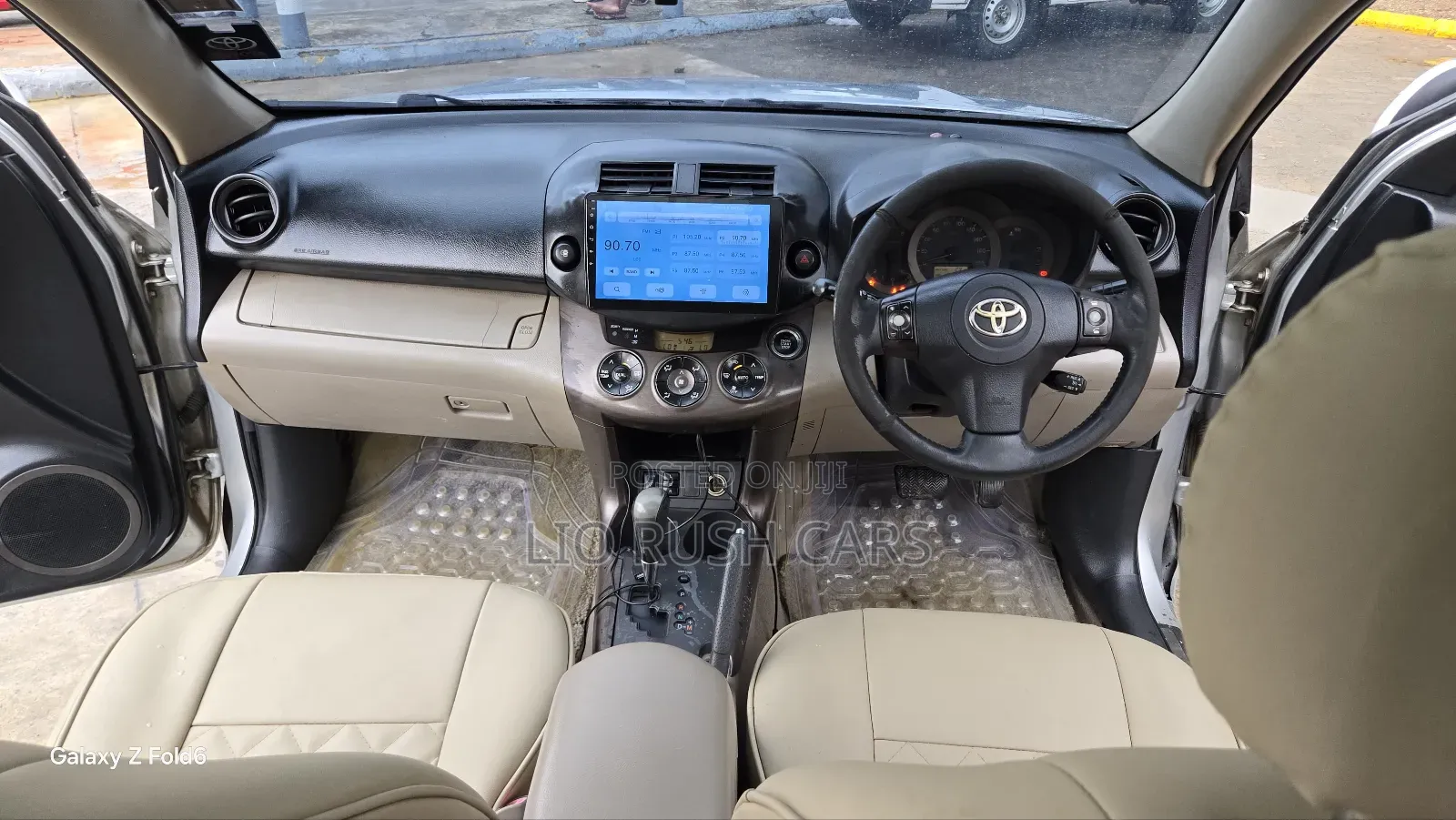 Toyota Vanguard 2010 Silver