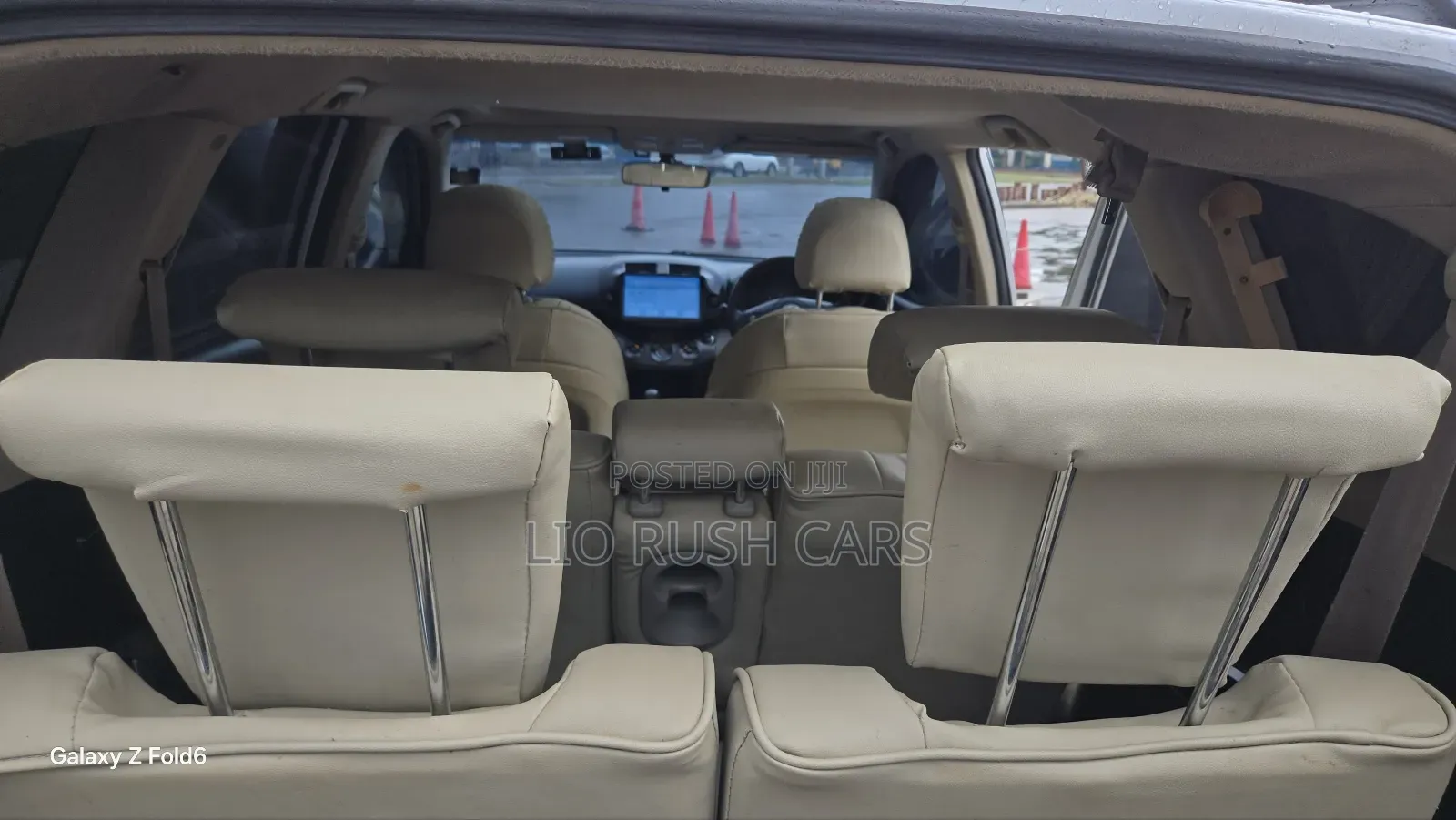 Toyota Vanguard 2010 Silver