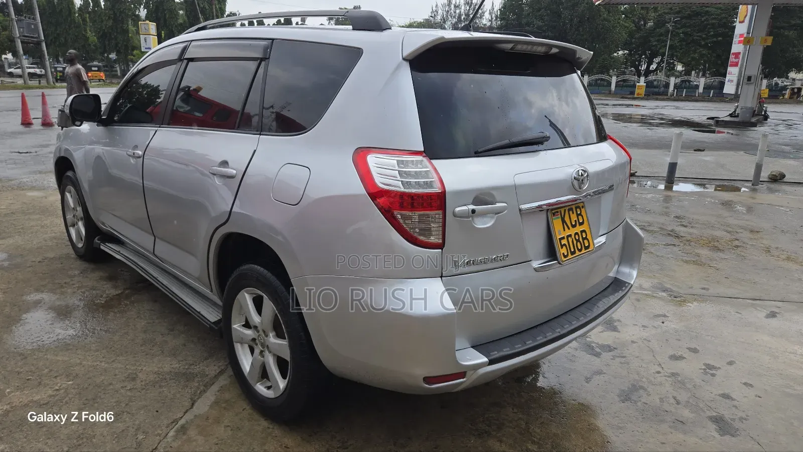 Toyota Vanguard 2010 Silver