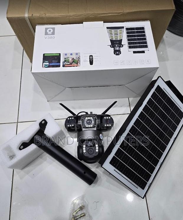 Triple Lens 4g Solar PTZ Camera With 180w Floodlights