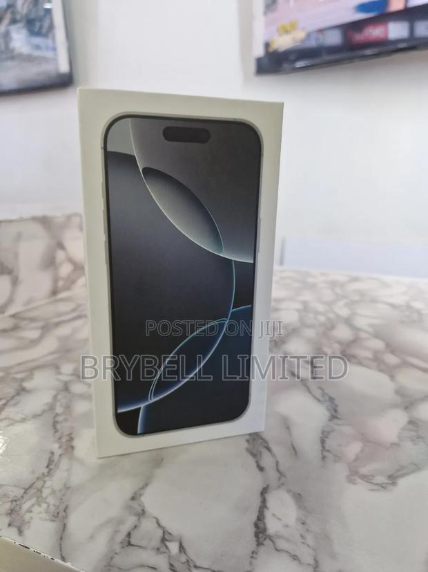 New Apple iPhone 16 Pro Max 256 GB White - thumbnail 2