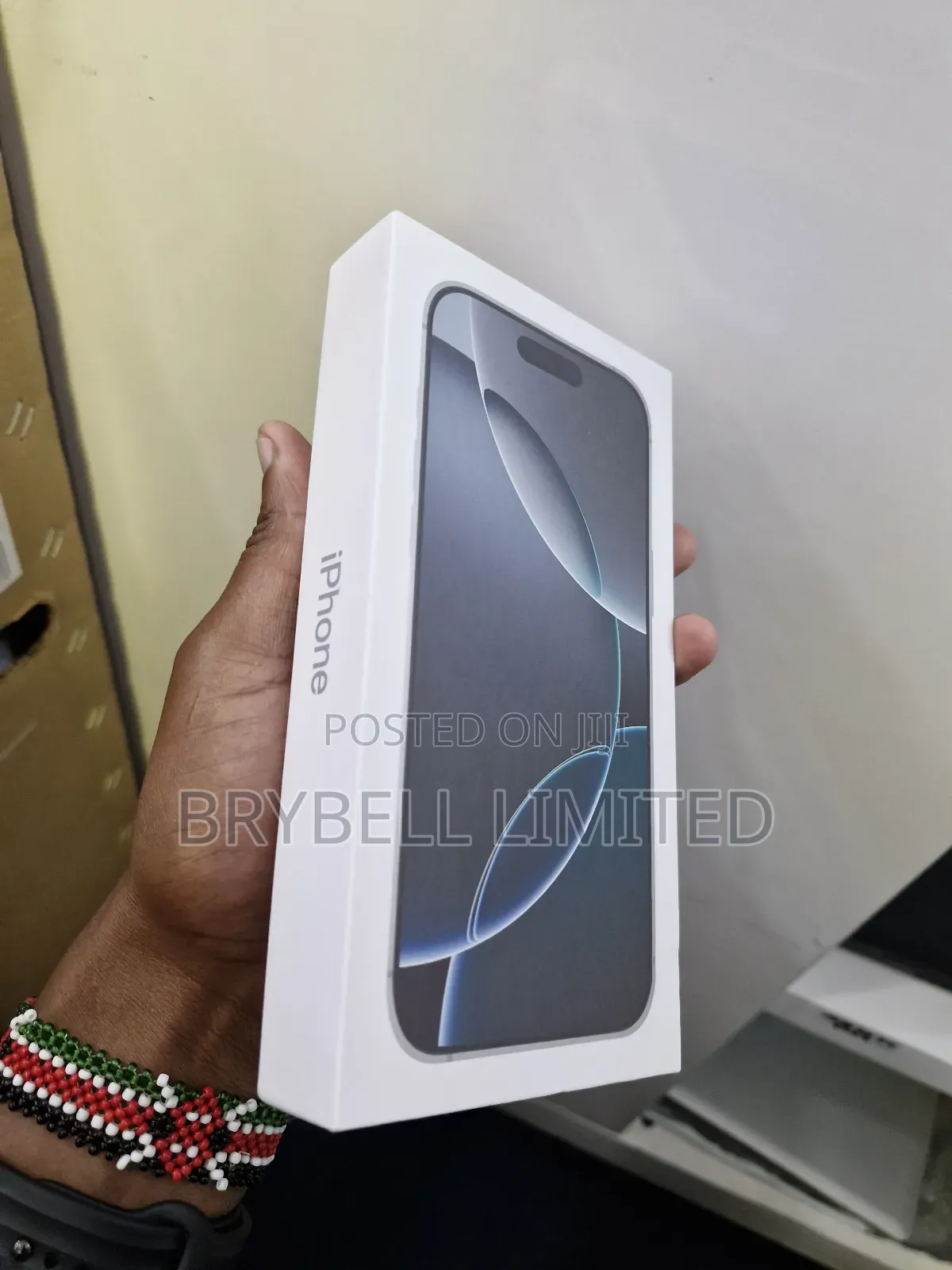 New Apple iPhone 16 Pro Max 256 GB White