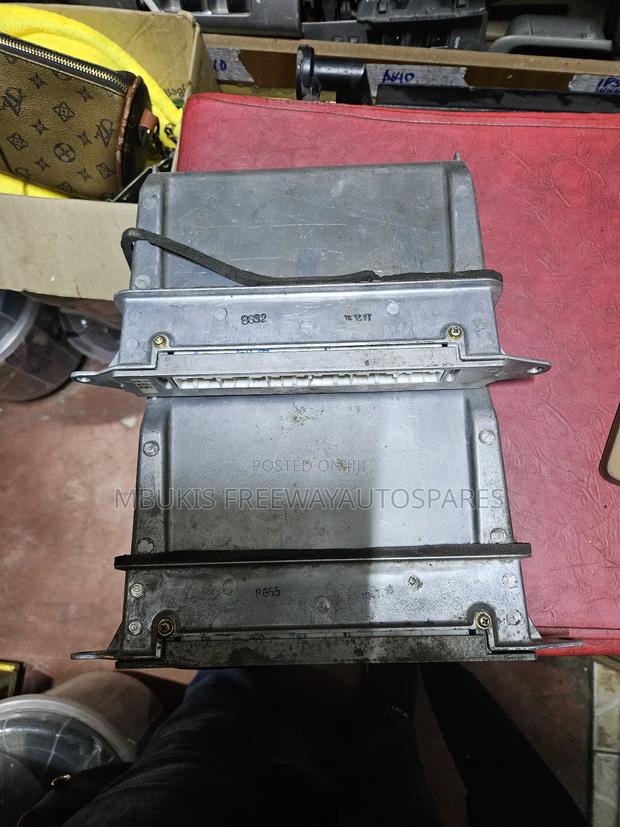 Engine Control Computers Toyota Crown 3f330 3f150 - thumbnail 2