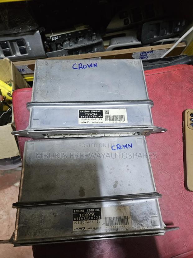Engine Control Computers Toyota Crown 3f330 3f150 - thumbnail 4