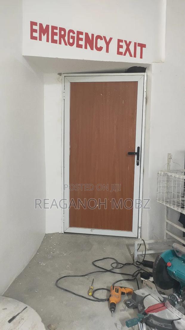 Aluminium and Glass - thumbnail 19