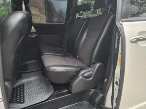 Chauffeured Noah/Voxy Car Hire
