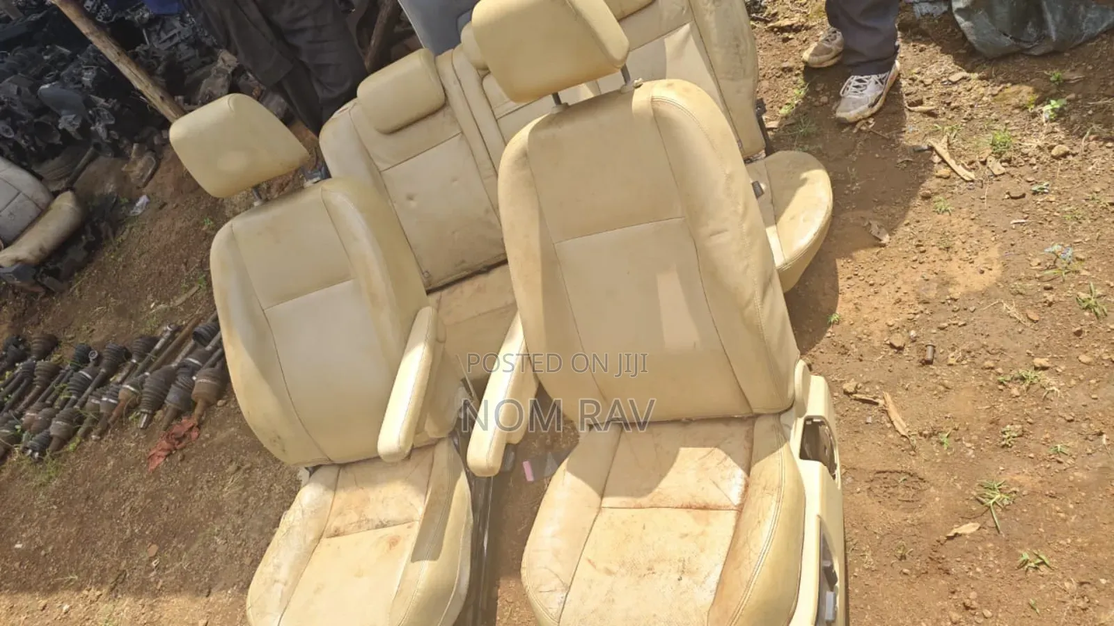 Landrover Defender 110 Puma Seats
