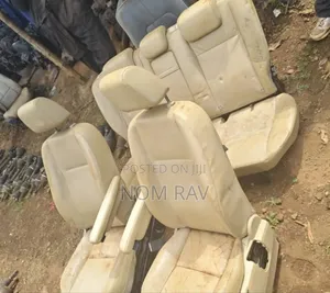 Landrover Defender 110 Puma Seats