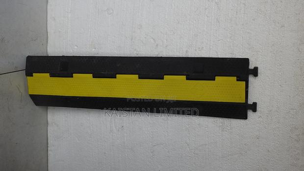 Heavy-duty 2-slot Cable Cover/ Cable Protector