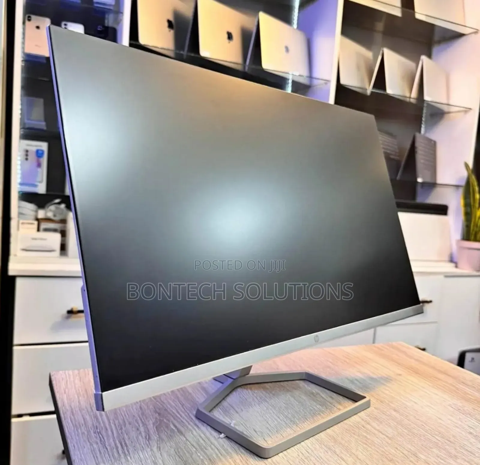 Hp M24fw 
24 Inches Monitor