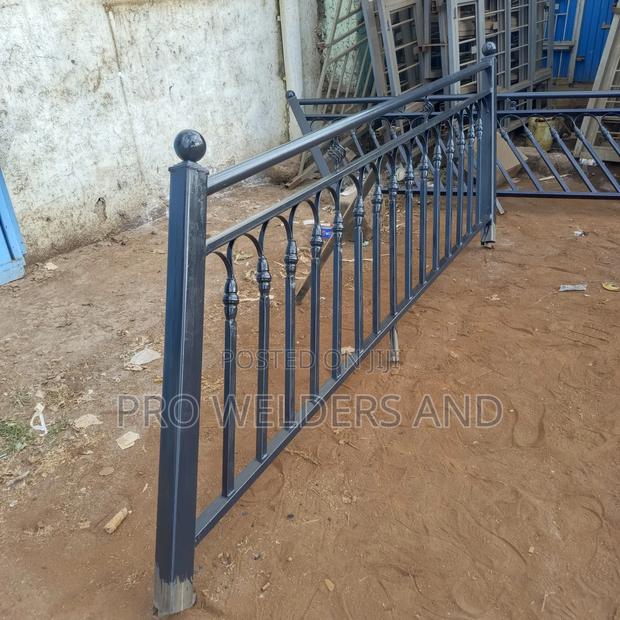 "Stylish Steel Staircase Railings – Strong Modern Look!" - thumbnail 3