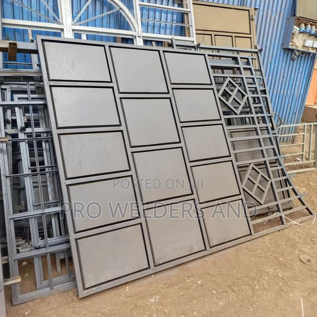 "Affordable Steel Gate – Strong, Secure Budget-Friendly!" - thumbnail 2
